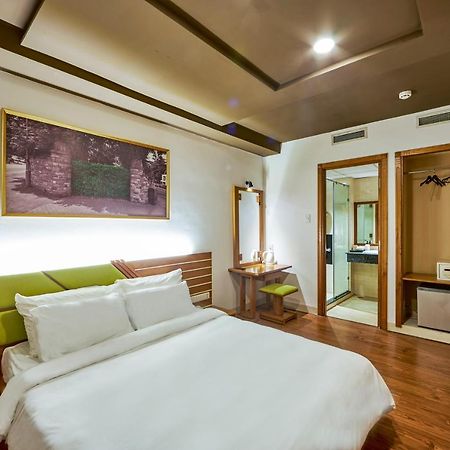 The Noble Swan Hotel Saigon Ho Şi Min Dış mekan fotoğraf